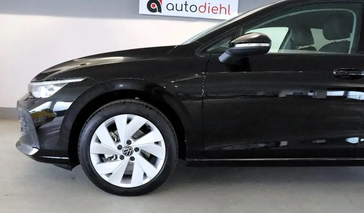 Gebraucht VW Golf VIII Goal 150 PS (110 kW) 2025 Schwarz Limousine