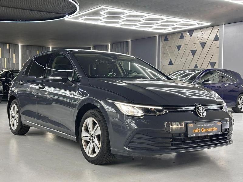 Gebraucht VW Golf VIII 150 PS (110 kW) 2020 Grau Limousine