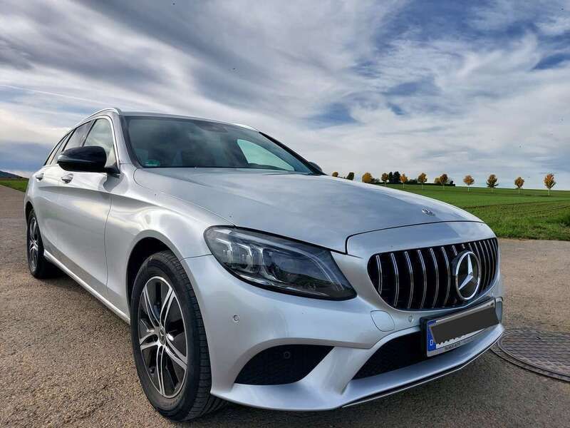 Silber Gebraucht 2019 Mercedes C220 Avantgarde Kombi | 28.500 € (Fairer Preis) - Bild 1/4