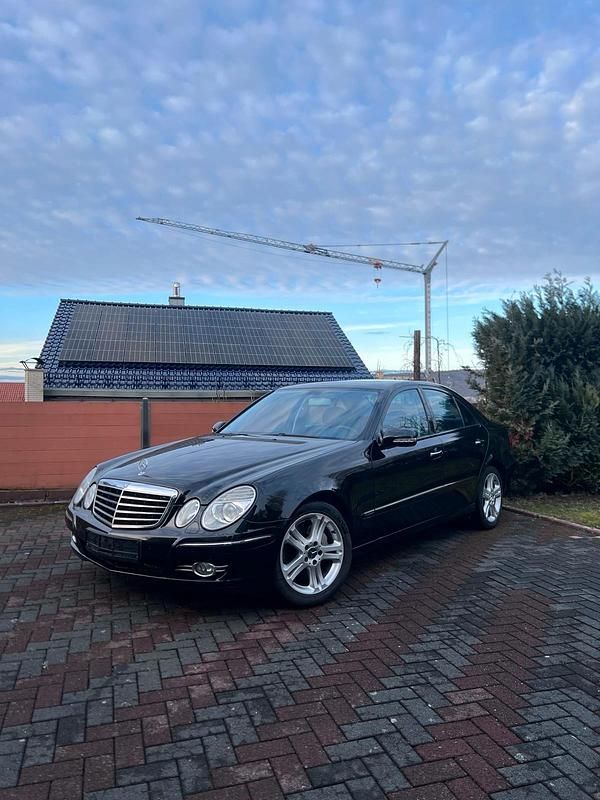 Gebraucht Mercedes E350 272 PS (200 kW) 2008 Schwarz Limousine