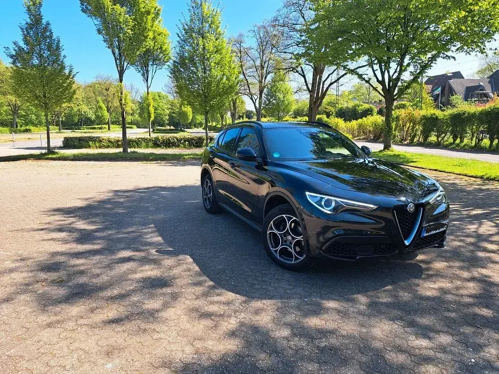 Gebraucht Alfa Romeo Stelvio Super 200 PS (147 kW) 2018 Schwarz SUV