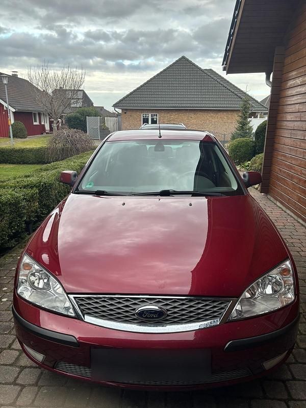 Gebraucht Ford Mondeo 125 PS (91 kW) 2005 Rot Limousine