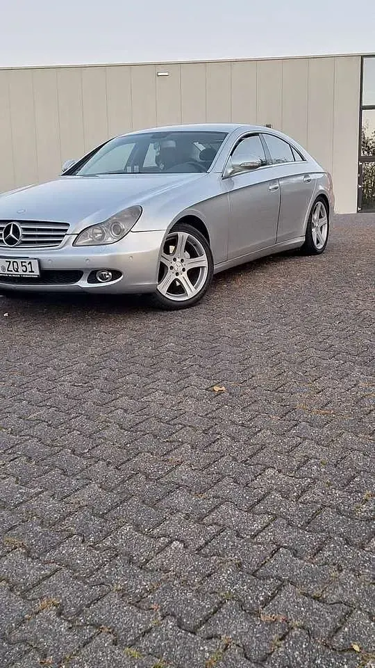 Gebraucht Mercedes CLS320 224 PS (164 kW) 2006 Silber Coupé