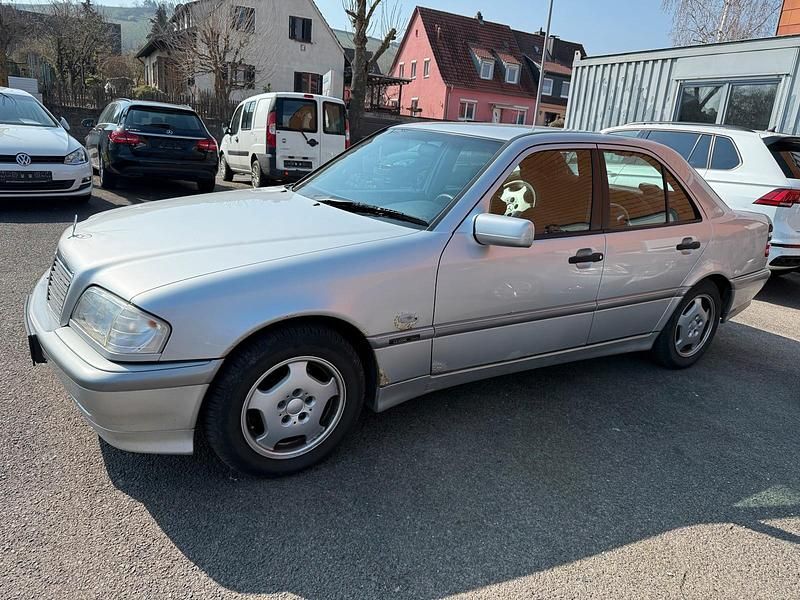 Gebraucht Mercedes C180 122 PS (89 kW) 2000 Silber Limousine