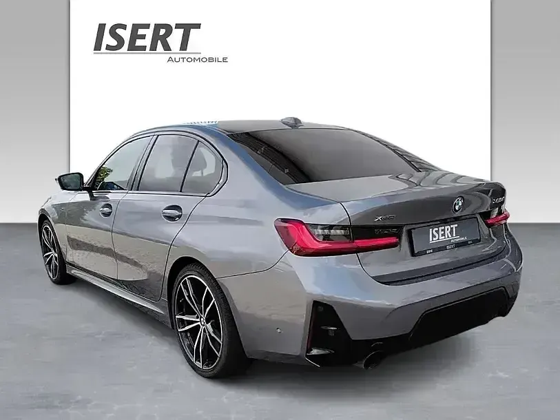 Gebraucht BMW 320 M Sport 190 PS (139 kW) 2023 Grau Limousine