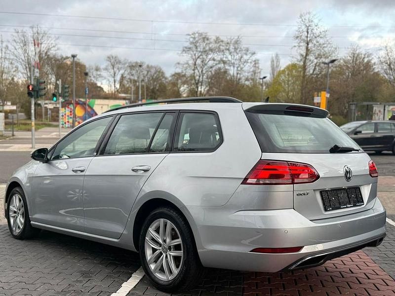 Gebraucht VW Golf VII Comfortline 150 PS (110 kW) 2020 Silber Kombi