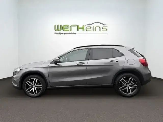 Gebraucht Mercedes GLA200 Night 136 PS (100 kW) 2016 Grau (metallic) SUV