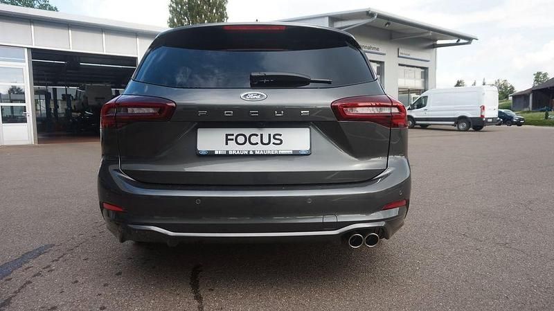 Gebraucht Ford Focus ST-Line 125 PS (91 kW) 2024 Grau Limousine