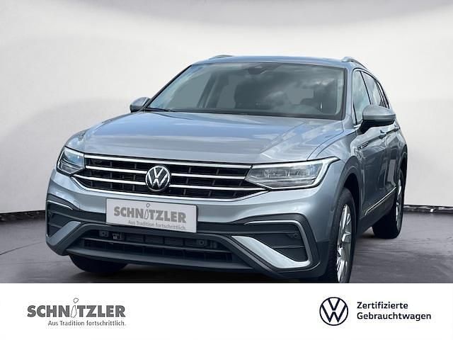 Silber Gebraucht 2024 VW Tiguan Allspace Life SUV | 37.450 € (Guter Preis) - Bild 1/4