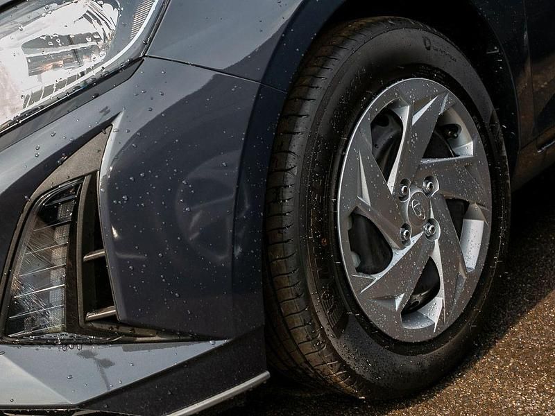 Neu Hyundai i20 Select 101 PS (74 kW) 2025 Grau Kleinwagen