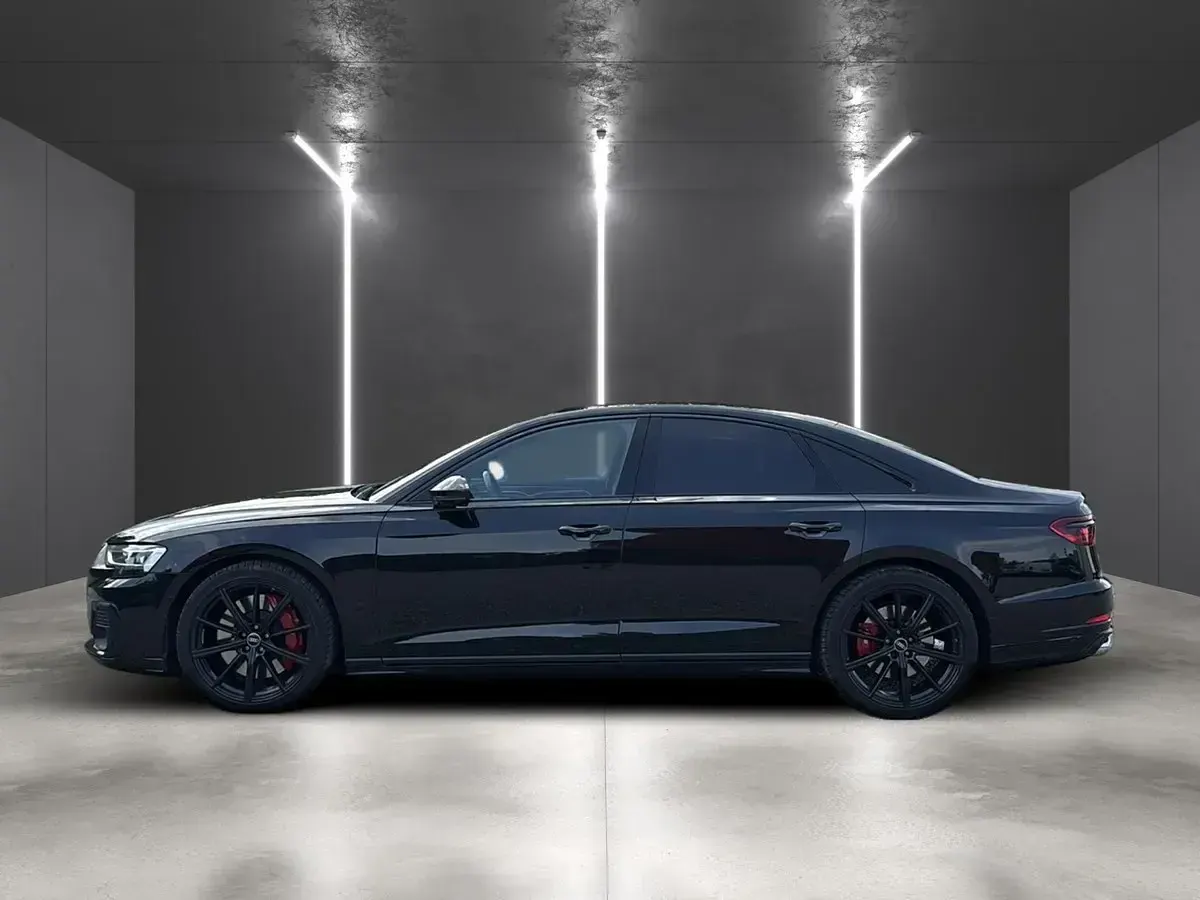 Gebraucht Audi S8 Ambiente 571 PS (419 kW) 2022 Schwarz metallic Limousine