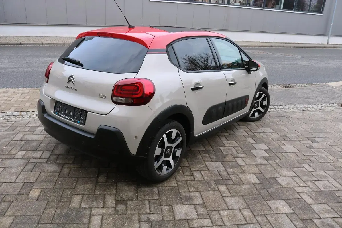 Gebraucht Citroën C3 Shine 110 PS (80 kW) 2017 Grau Kleinwagen