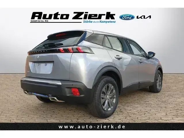Gebraucht Peugeot 2008 Active 131 PS (96 kW) 2022 Grau SUV