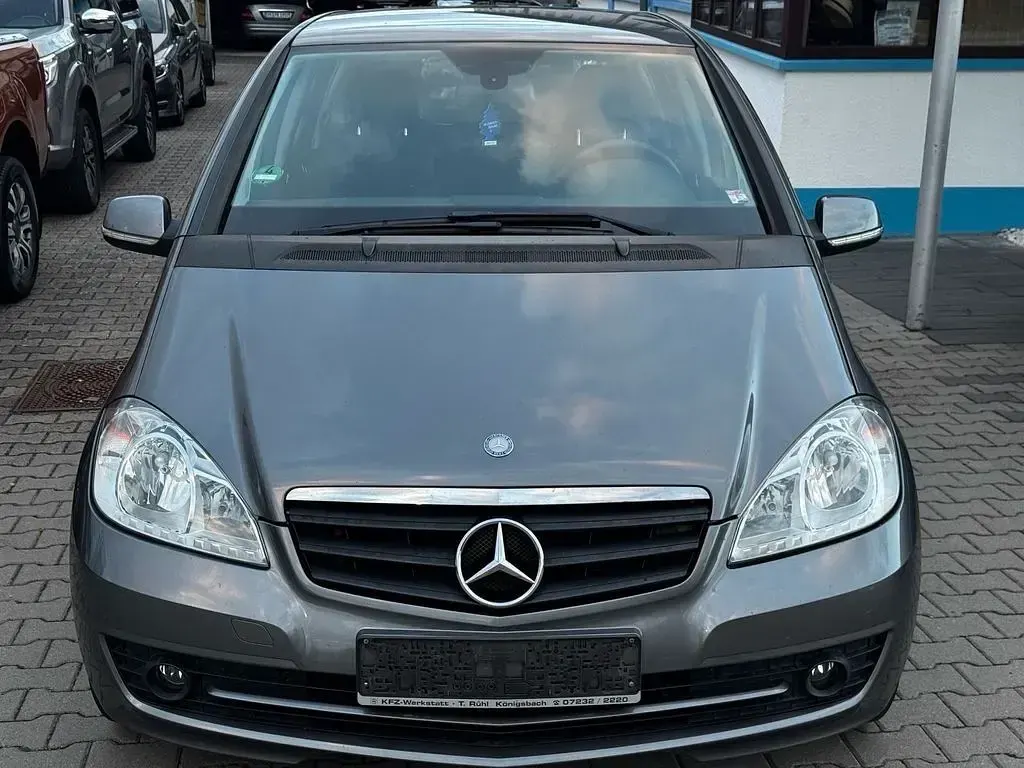 Gebraucht Mercedes A160 95 PS (69 kW) 2011 Grau Kleinwagen