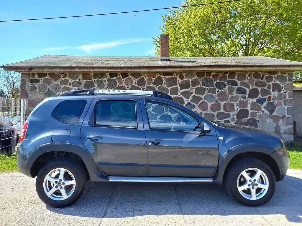 Gebraucht Dacia Duster Lauréate 105 PS (77 kW) 2015 Grau SUV