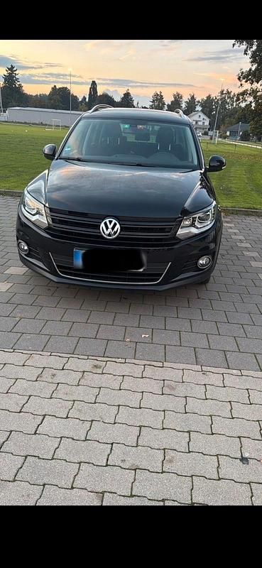 Schwarz Gebraucht 2011 VW Tiguan SUV | 10.900 € (Teuer) - Bild 1/4
