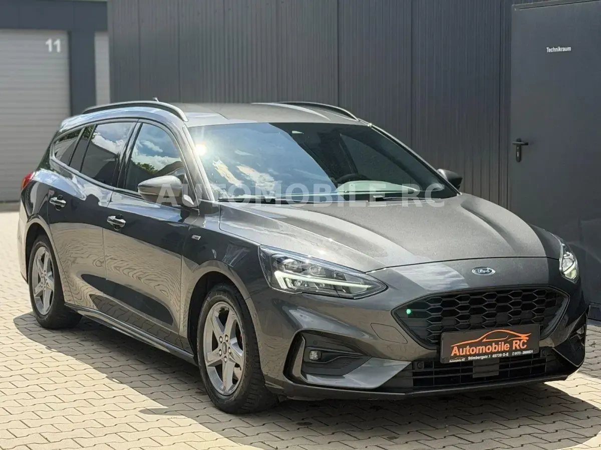Gebraucht Ford Focus ST-Line 182 PS (133 kW) 2019 Grau Kombi