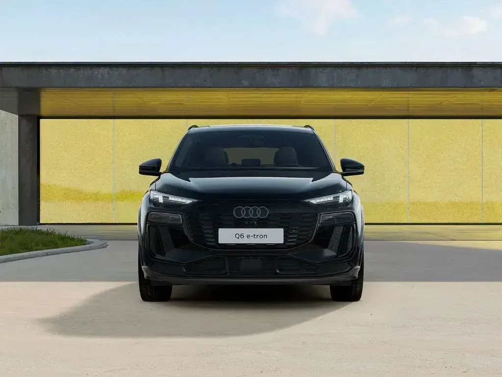 Neu Audi Q6 e-tron Business 225 kW (306 PS) 2026 Schwarz SUV