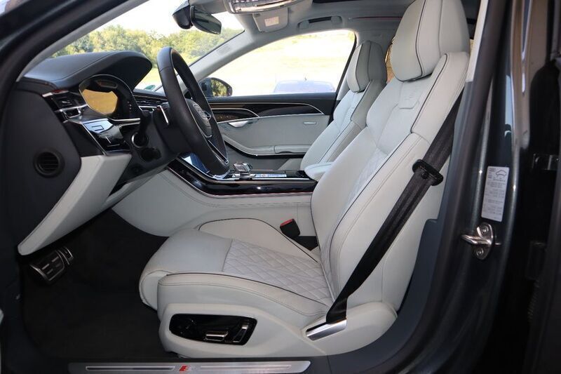 Grau Gebraucht 2023 Audi A8 Exclusive Limousine | 79.000 € (Fairer Preis) - Bild 1/4