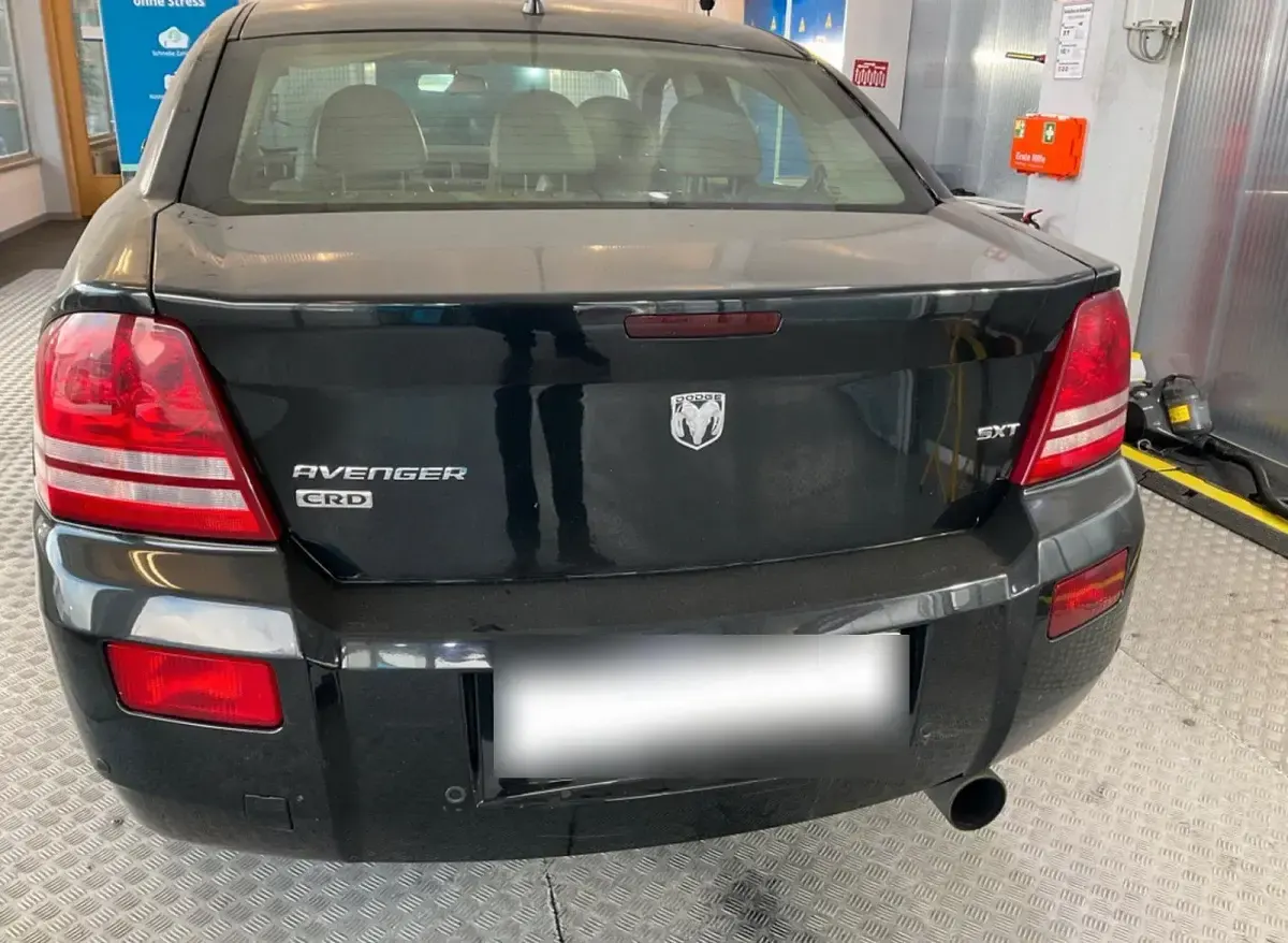 Second-hand Dodge Avenger 140 CP (102 kW) 2007 Negru Berlinǎ