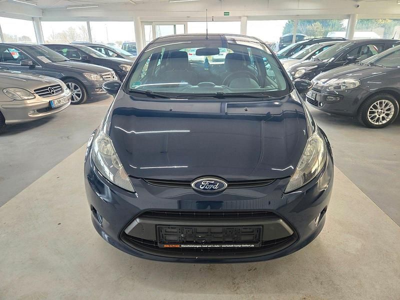 Gebraucht Ford Fiesta Trend 60 PS (44 kW) 2010 Blau Kleinwagen