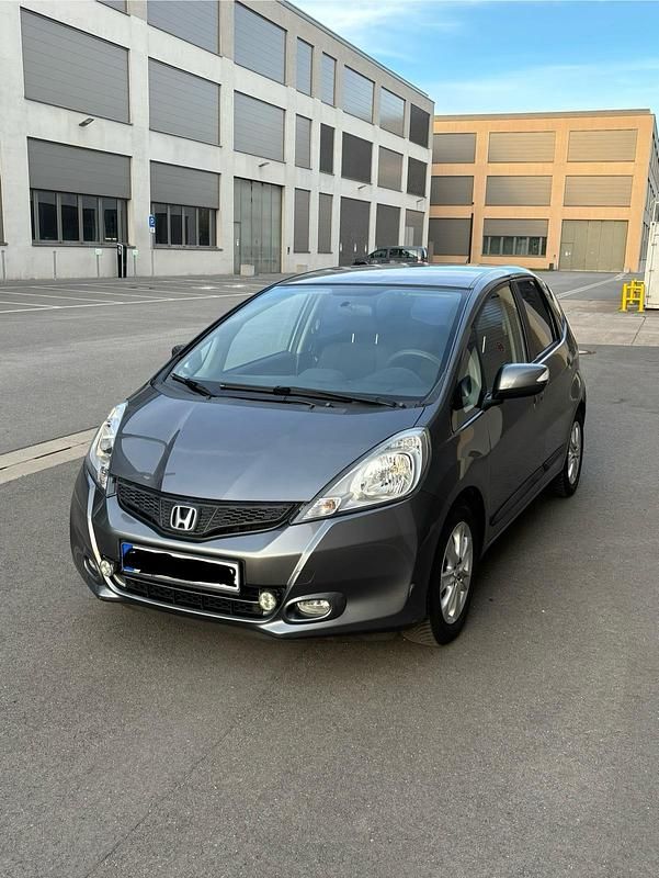 Gebraucht Honda Jazz 100 PS (73 kW) 2011 Grau Kleinwagen