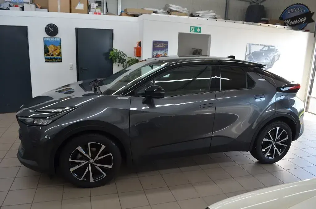 Gebraucht Toyota C-HR Team 140 PS (102 kW) 2024 Grau SUV