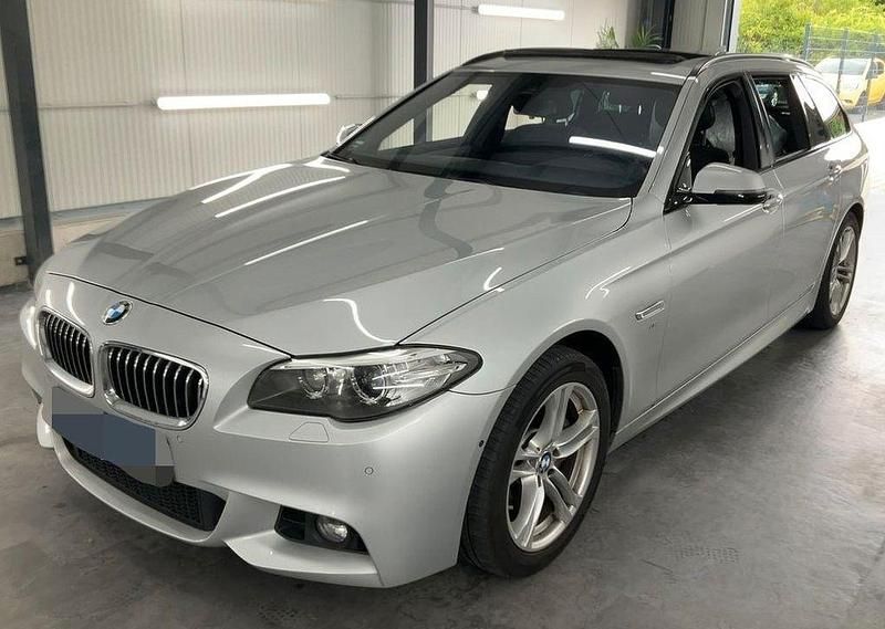 Glaciersilber Gebraucht 2016 BMW 530 M Sport Kombi | 24.480 € (Fairer Preis) - Bild 1/4