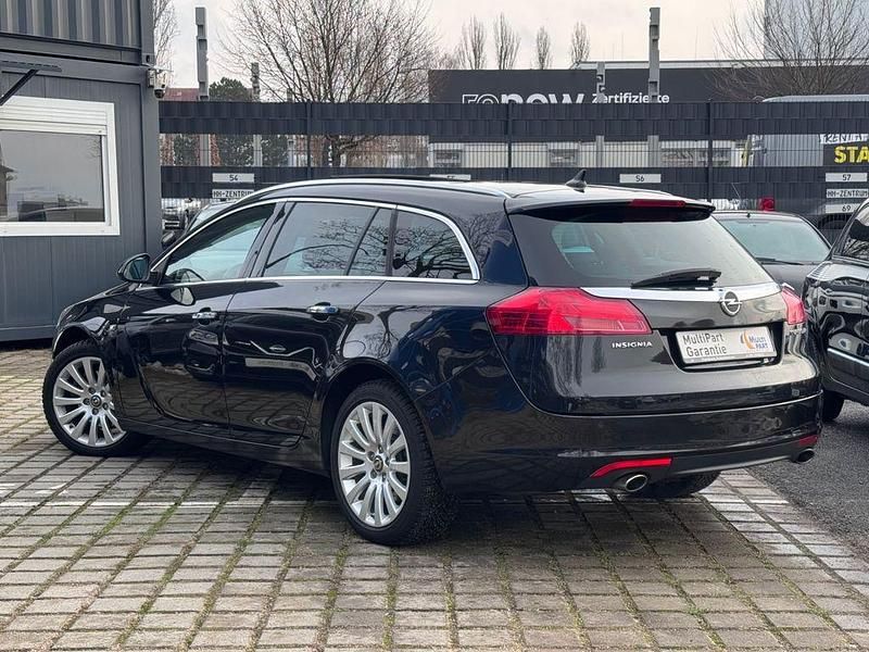 Gebraucht Opel Insignia Cosmo 220 PS (161 kW) 2010 Schwarz Kombi