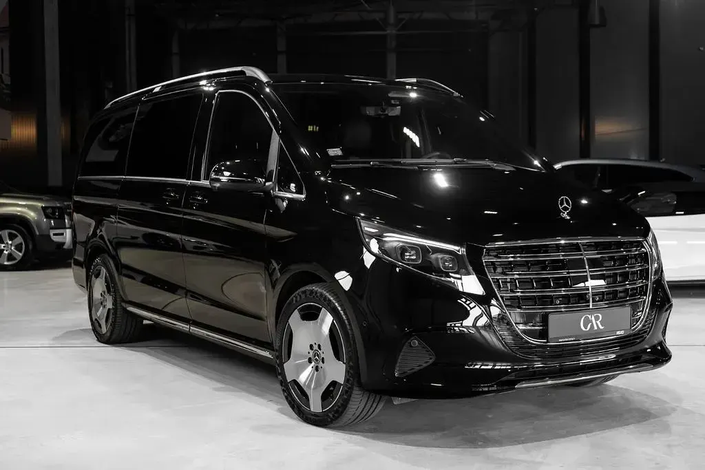 Gebraucht Mercedes V300 Exclusive 237 PS (174 kW) 2024 Schwarz Van / Kleinbus