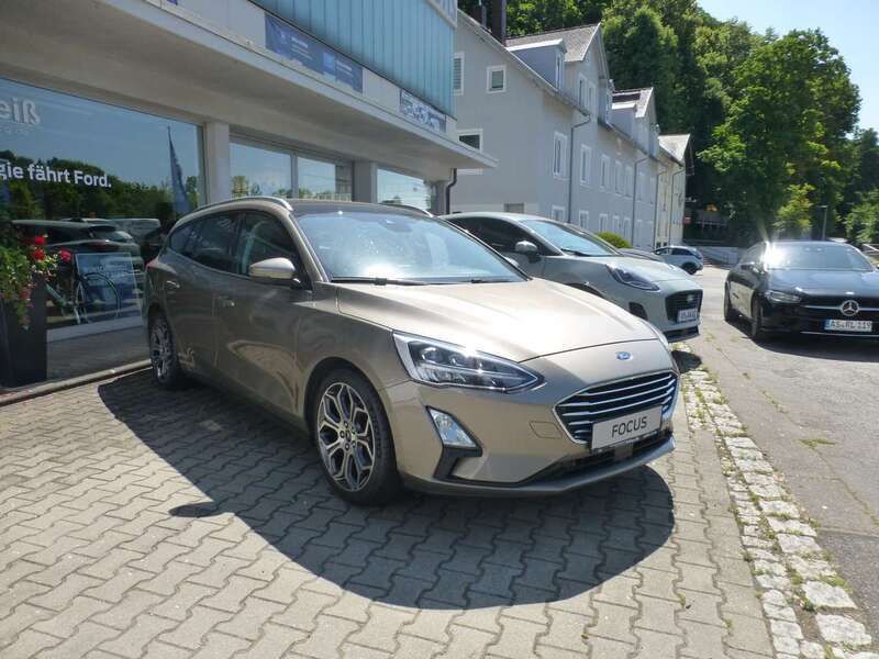 Pyritsilber metallic Gebraucht 2018 Ford Focus Titanium Kombi | 12.390 € (Fairer Preis) - Bild 1/4