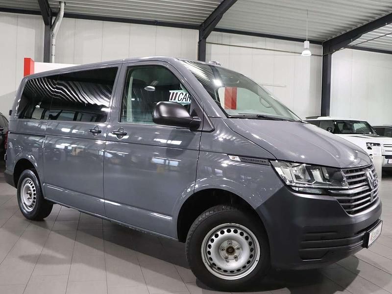 Gebraucht VW Transporter 110 PS (80 kW) 2024 Pure grey Van