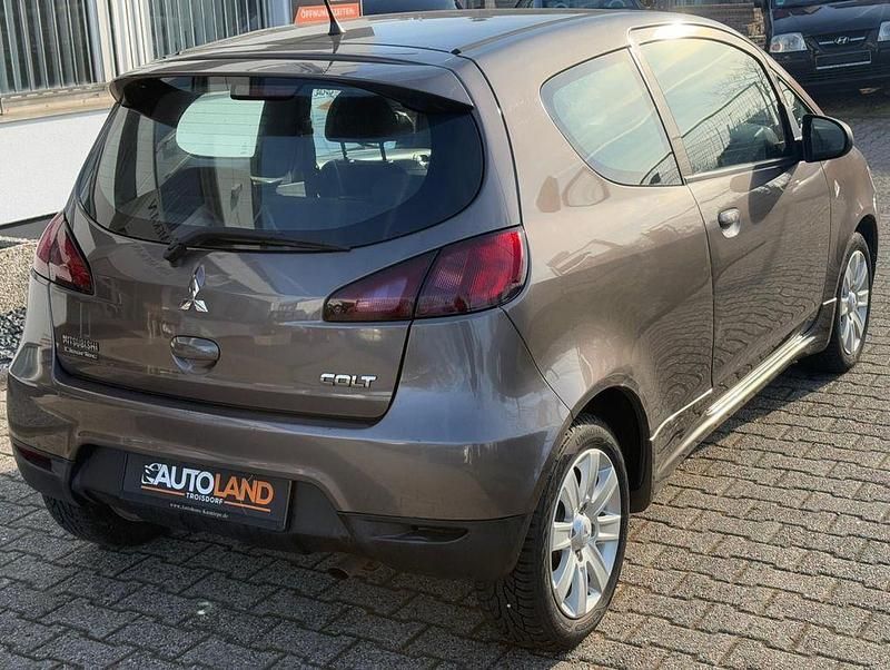 Gebraucht Mitsubishi Colt 95 PS (69 kW) 2013 Braun Kleinwagen