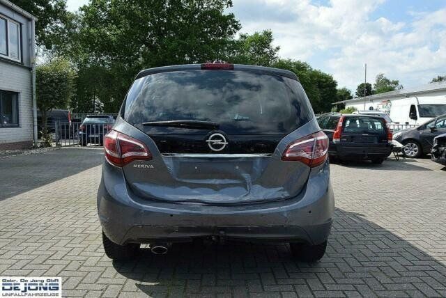 Gebraucht Opel Meriva Innovation 140 PS (102 kW) 2017 Silber metallic Van / Kleinbus