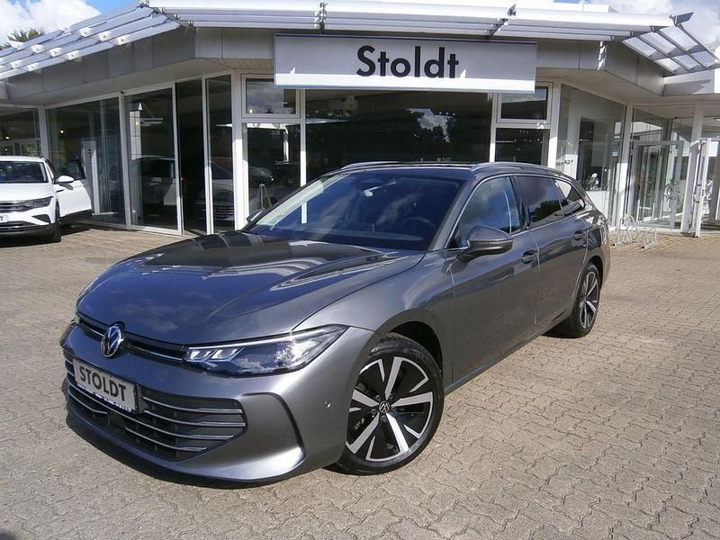 Grau Gebraucht 2024 VW Passat Business Kombi | 39.780 € (Fairer Preis) - Bild 1/4