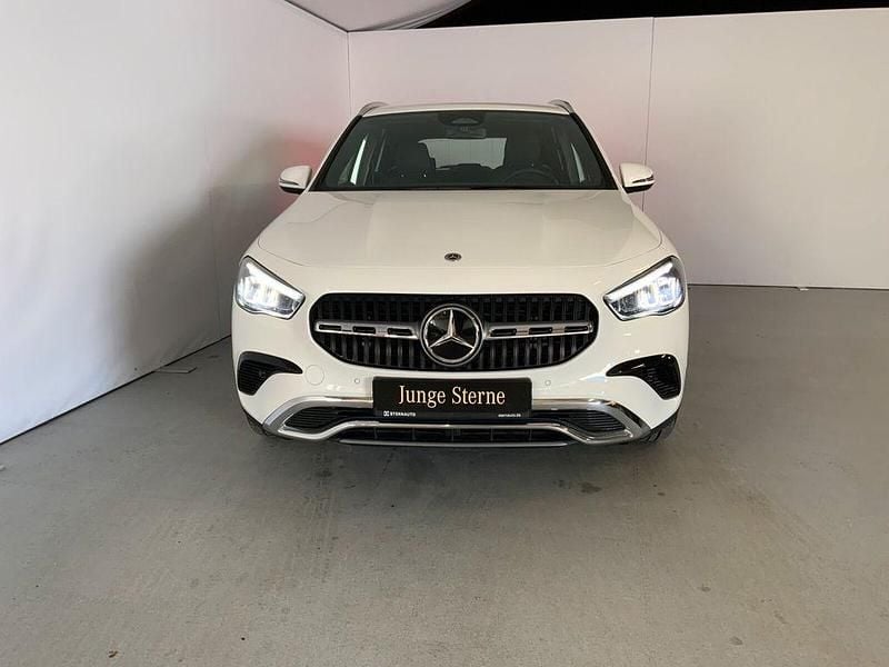 Gebraucht Mercedes GLA180 Progressive 136 PS (100 kW) 2024 Unilack polarweiß SUV