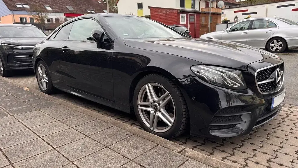Gebraucht Mercedes E200 184 PS (135 kW) 2019 Schwarz