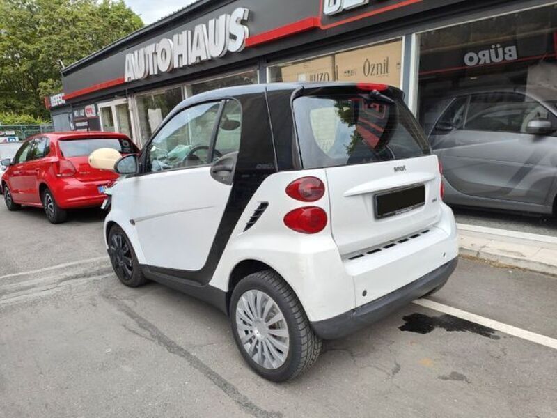 Gebraucht Smart ForTwo Coupé 61 PS (44 kW) 2009 Schwarz Coupé