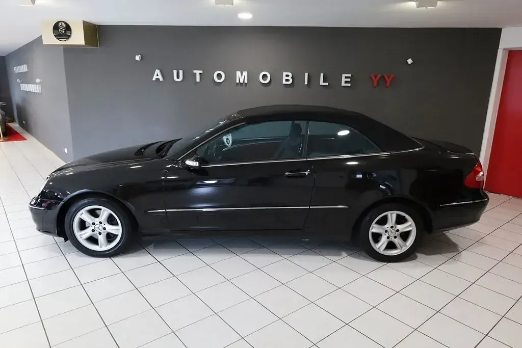 Gebraucht Mercedes CLK240 Avantgarde 170 PS (125 kW) 2003 Schwarz Cabrio