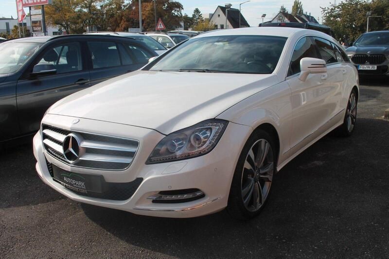 Weiß Gebraucht 2012 Mercedes CLS350 Kombi | 10.900 € (Guter Preis) - Bild 1/4
