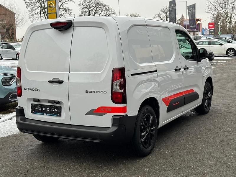 Neu Citroën Berlingo XTR 131 PS (96 kW) 2026 Lackierung weiss icy/deckende lackierung Van / Kleinbus