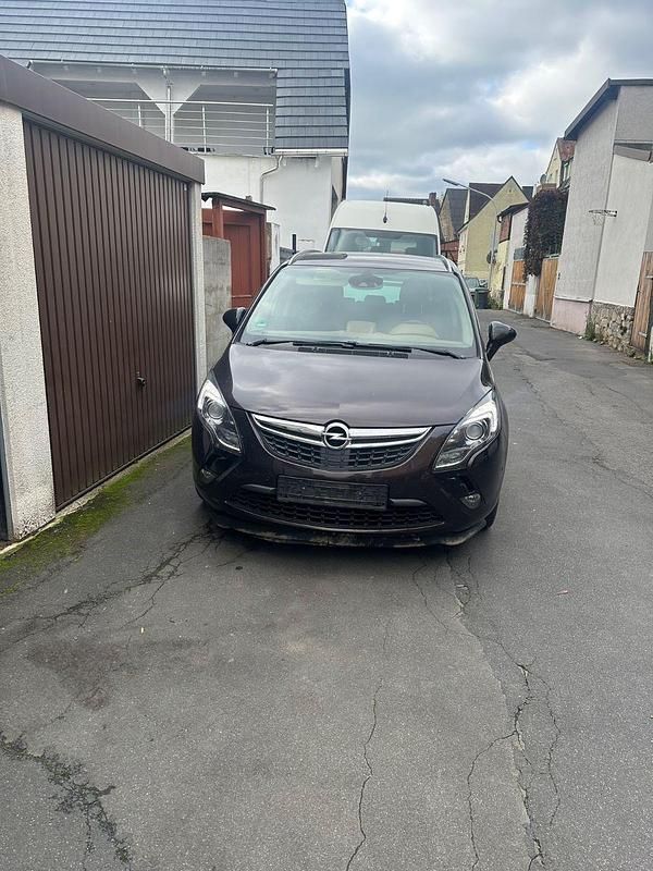 Braun Gebraucht 2012 Opel Zafira Tourer Sport Van / Kleinbus | 3.700 € (Guter Preis) - Bild 1/4