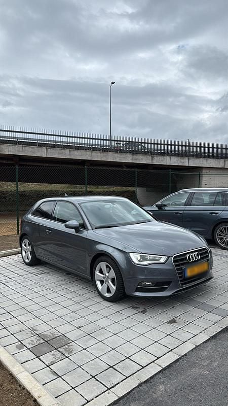 Gebraucht Audi A3 S-Line 105 PS (77 kW) 2014 Kleinwagen