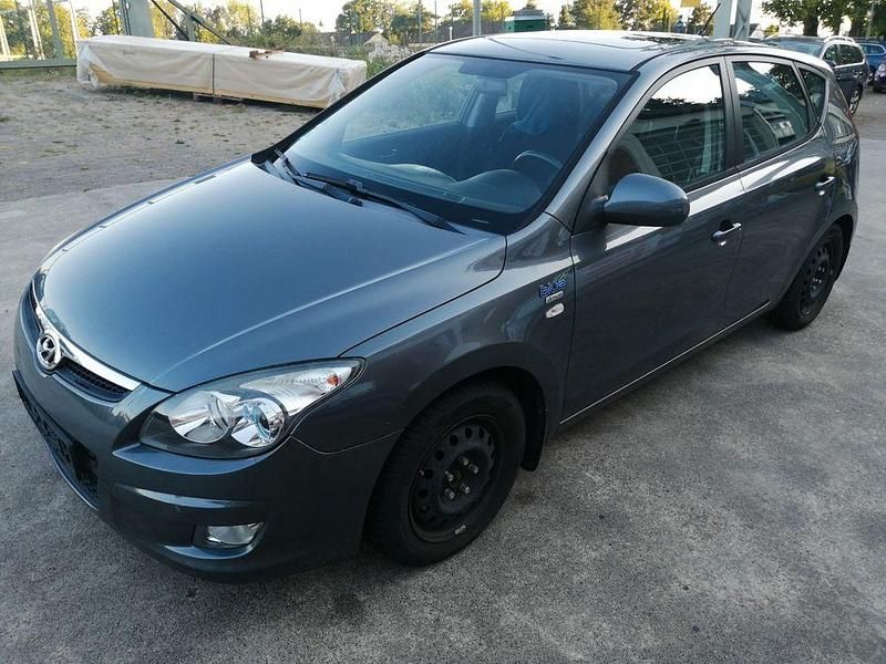 Gebraucht 2010 Hyundai i30 Style Limousine | 2.600 € (Superpreis) - Bild 1/4