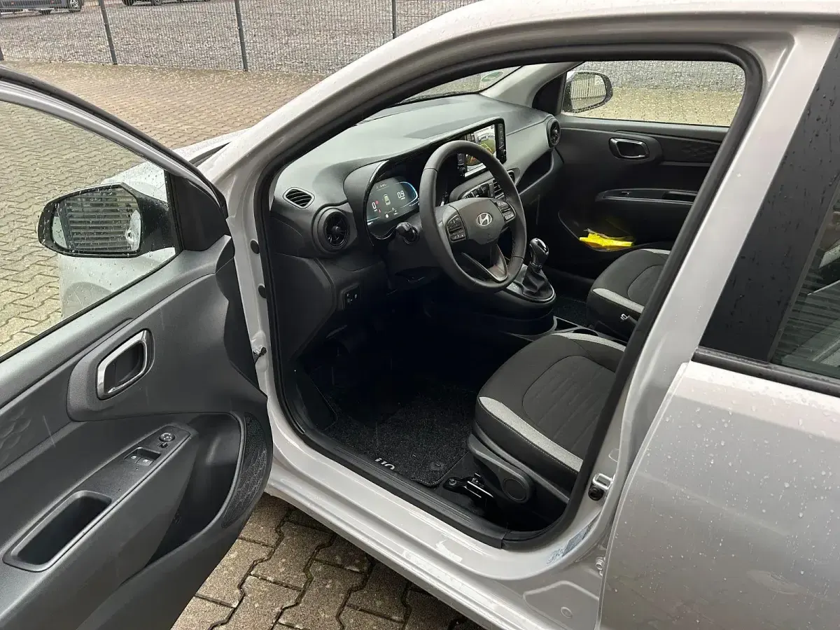 Gebraucht Hyundai i10 Comfort 79 PS (58 kW) 2025 Grau Kleinwagen