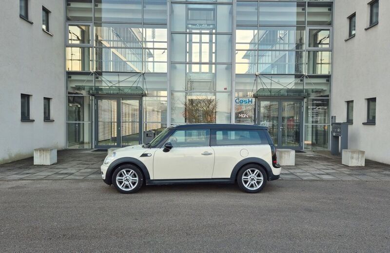 Weiß Gebraucht 2009 Mini Cooper Clubman Kombi | 4.900 € (Guter Preis) - Bild 1/4