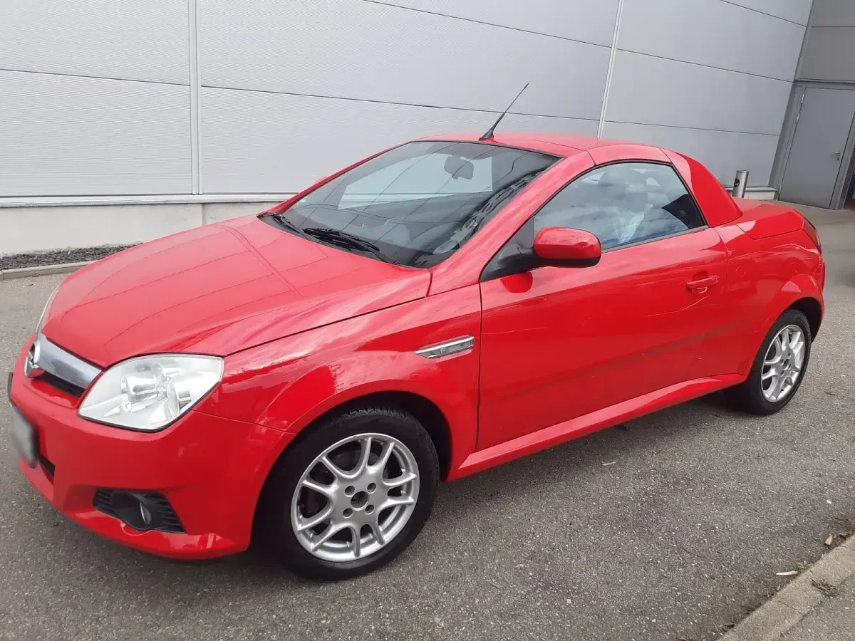 Gebraucht Opel Tigra 90 PS (66 kW) 2009 Rot Cabrio