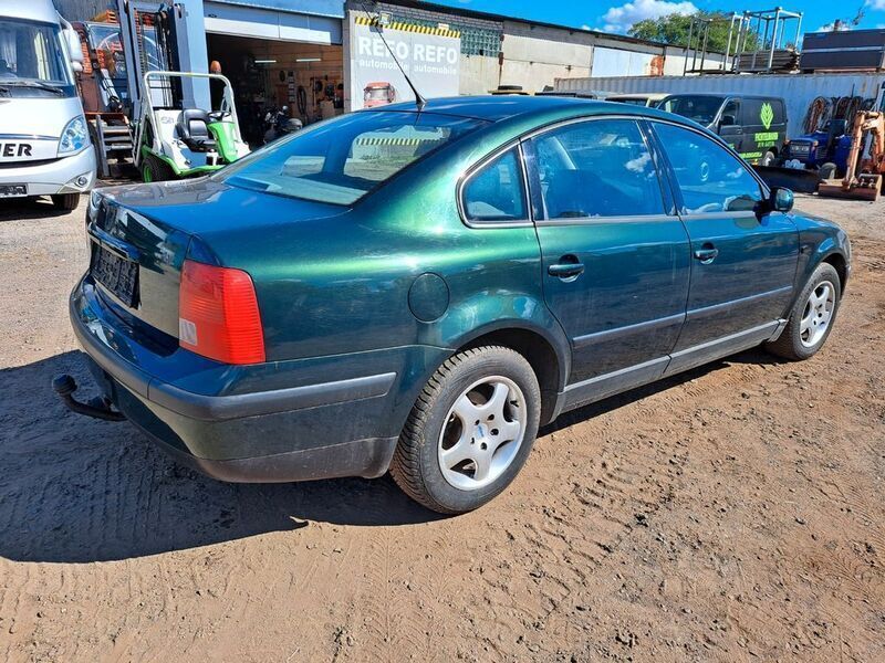 Gebraucht VW Passat Basis 150 PS (110 kW) 1997 Grün Limousine
