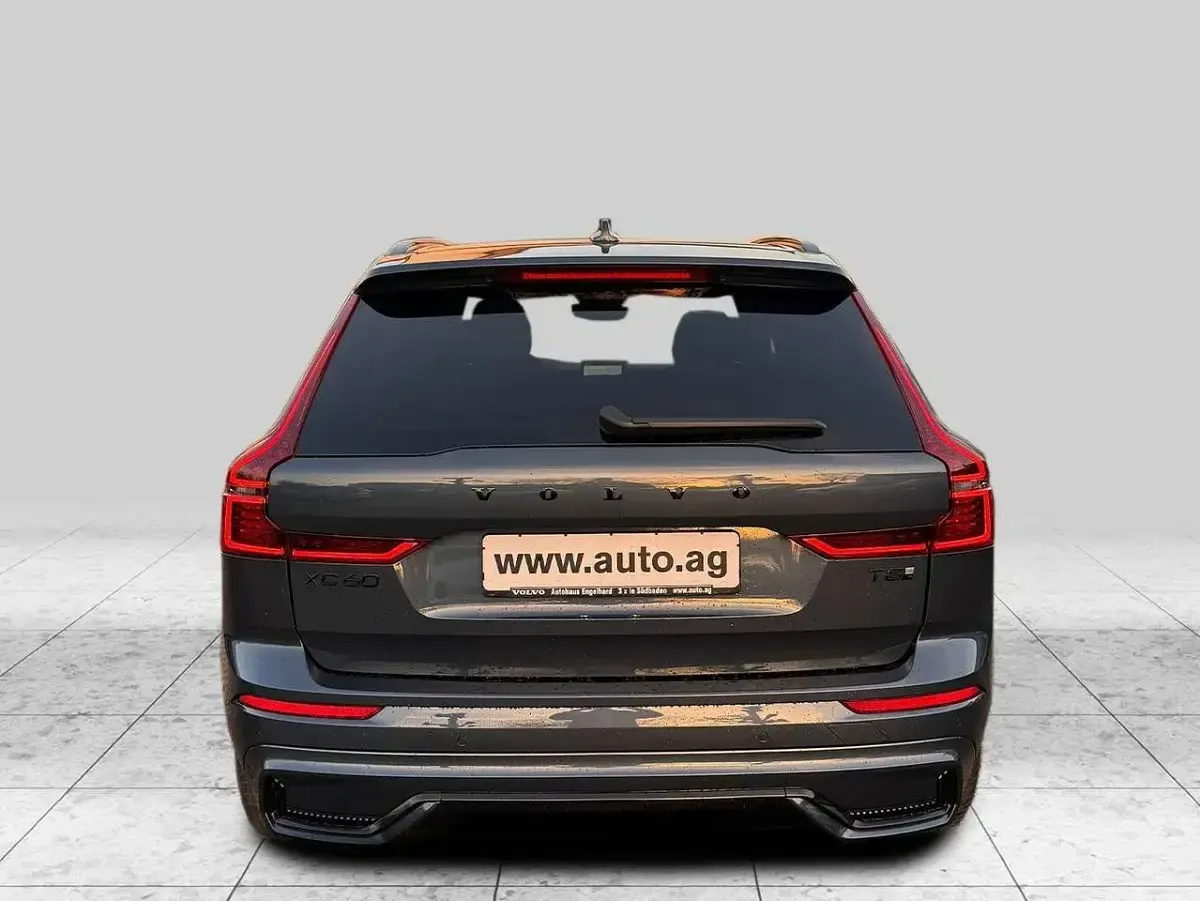 Neu Volvo XC60 Plus 455 PS (334 kW) 2025 Denim blue SUV