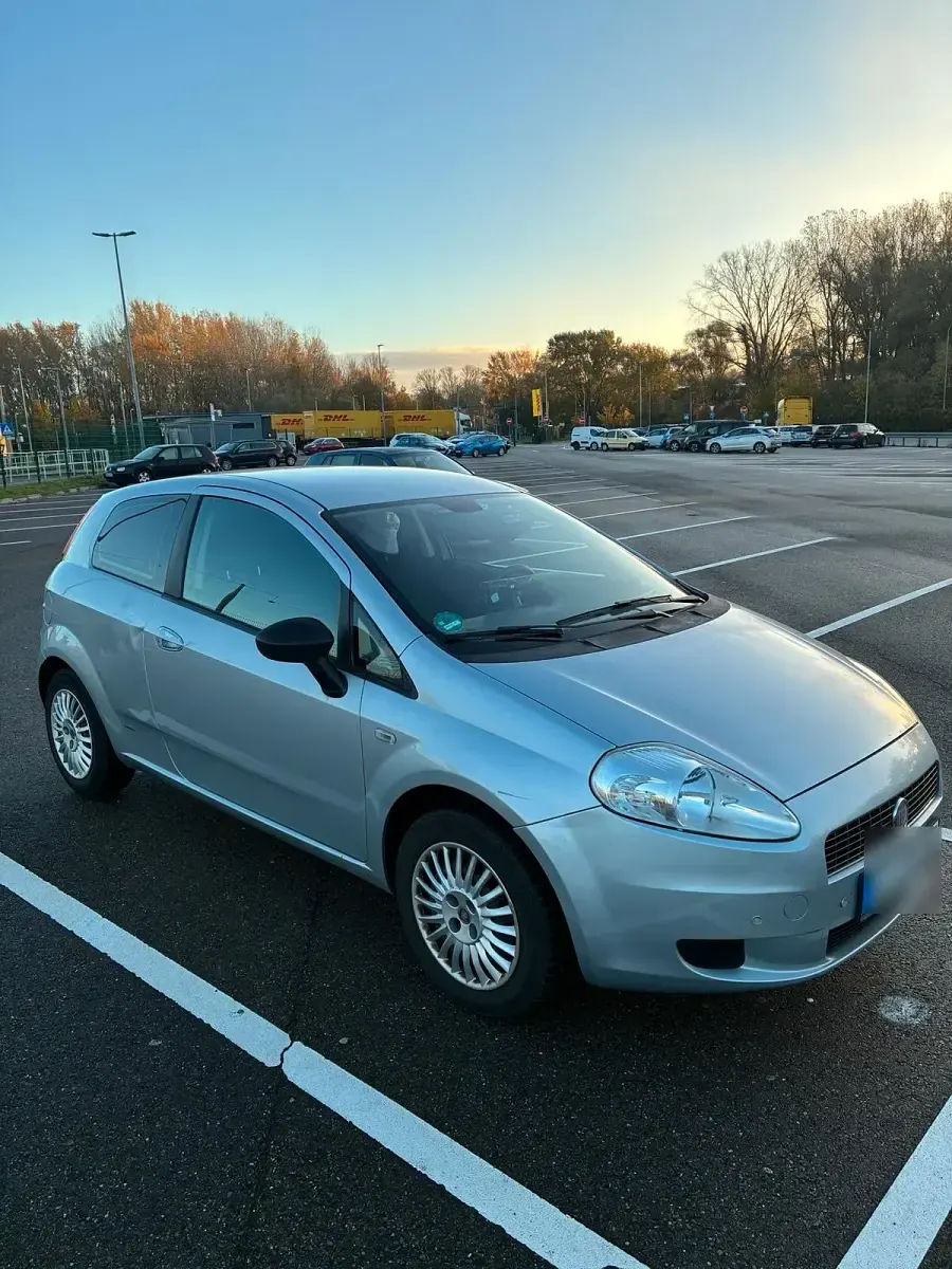 Gebraucht Fiat Punto 65 PS (47 kW) 2009 Silber Kleinwagen
